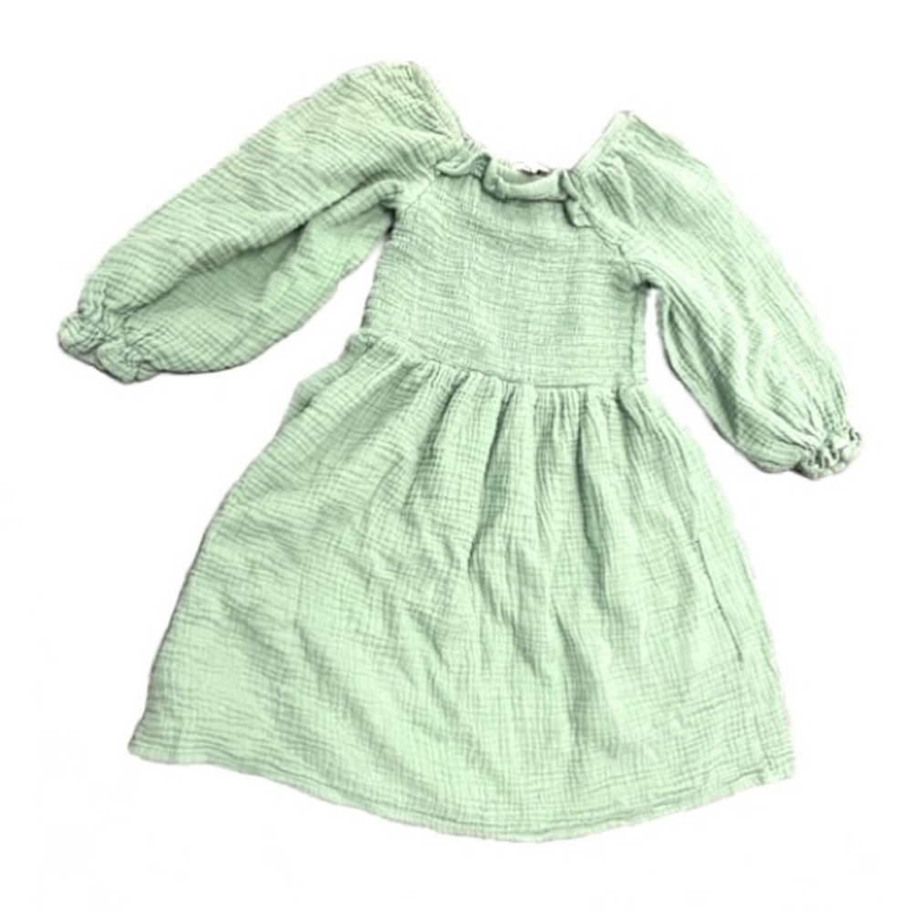 Little girls green smocked puff sleeve dress size 4
